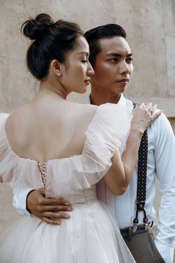 Ảnh cưới ở Paris tuyệt đẹp của Khánh Thi - Phan Hiển: Cô dâu trẻ trung xứng đôi chú rể kém tuổi - Ảnh 2.