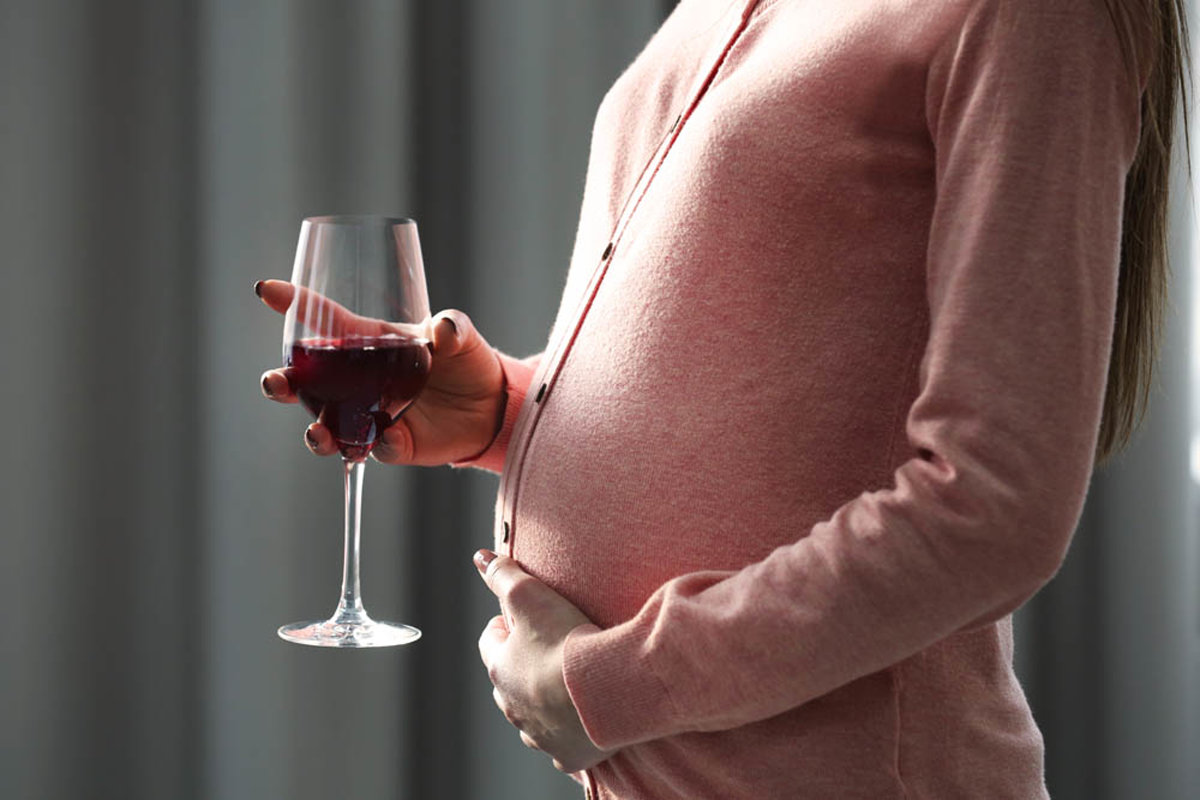 Uống rượu khi mang thai làm thay đổi cấu trúc não của em bé - Ảnh 1.