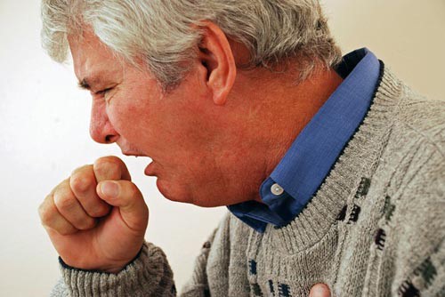 Mùa xuân cảnh giác với viêm phổi người lớn - Ảnh 2.