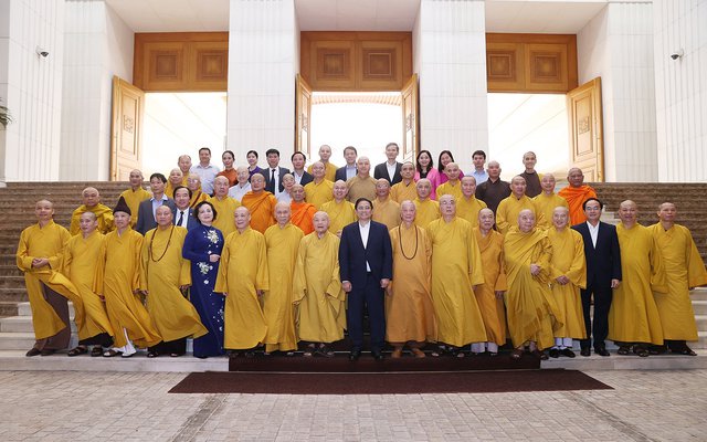 Giáo hội Phật giáo chung tay xây dựng đất nước hòa bình, hùng cường, thịnh vượng, nhân dân ấm no, hạnh phúc - Ảnh 7.