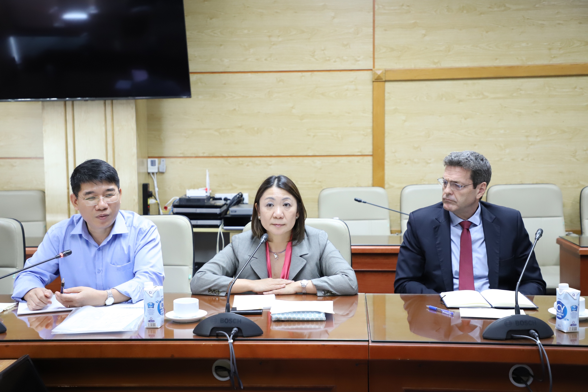 Bộ trưởng Đào Hồng Lan tiếp Giám đốc Vụ Nguồn lực và Xã hội Đông Nam Á, Ngân hàng phát triển Châu Á - Ảnh 2.
