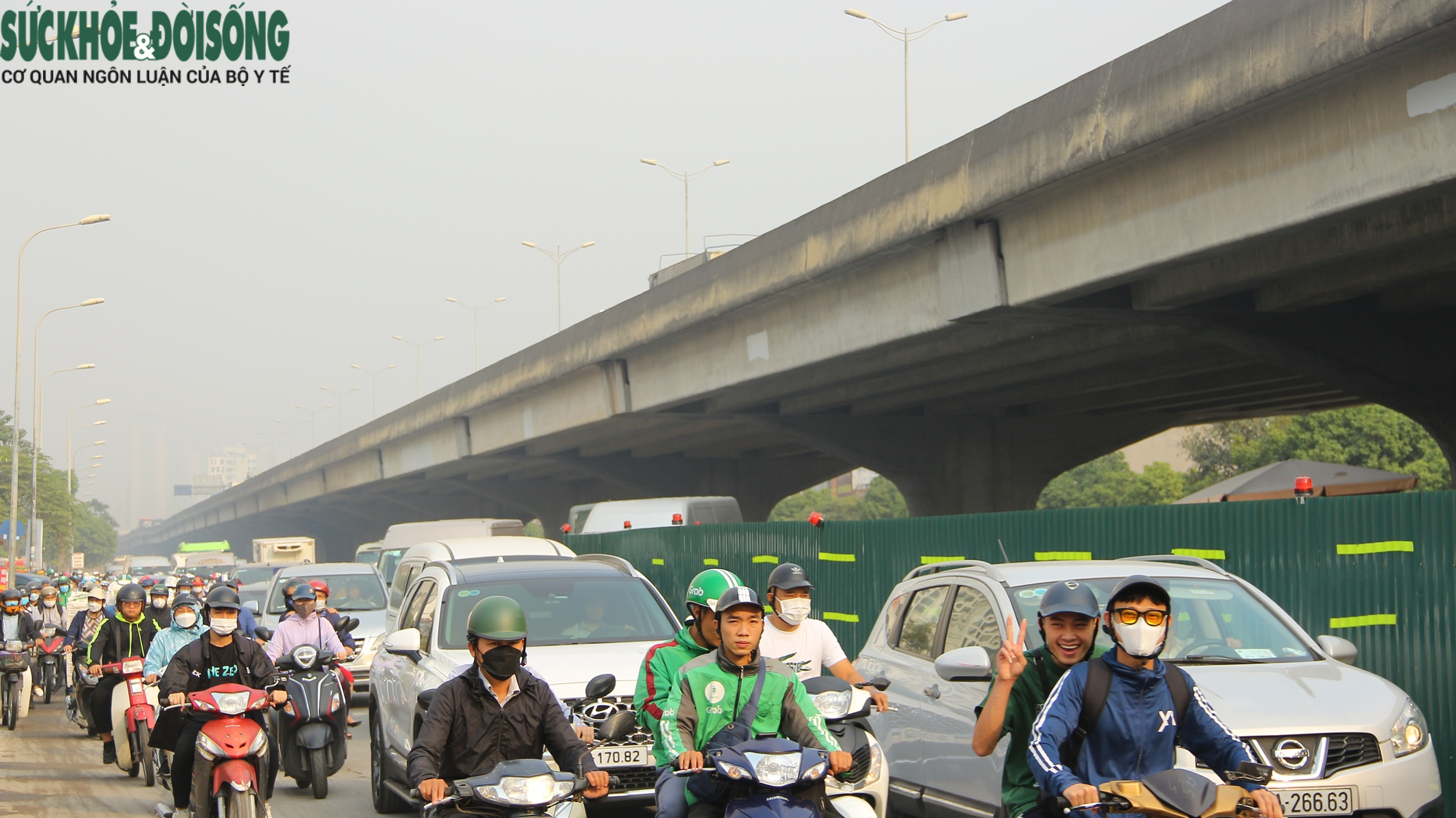 Người dân &quot;hiến kế&quot; vụ rào chắn thi công đường Nguyễn Xiển, Hà Nội khẳng định không thể - Ảnh 6.