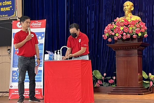 Nâng cao nhận thức về tiêm vaccin phòng COVID-19 tại TP. Hồ Chí Minh - Ảnh 2. Nâng cao nhận thức về tiêm vaccin phòng COVID-19 tại TP. Hồ Chí Minh - Ảnh 2.