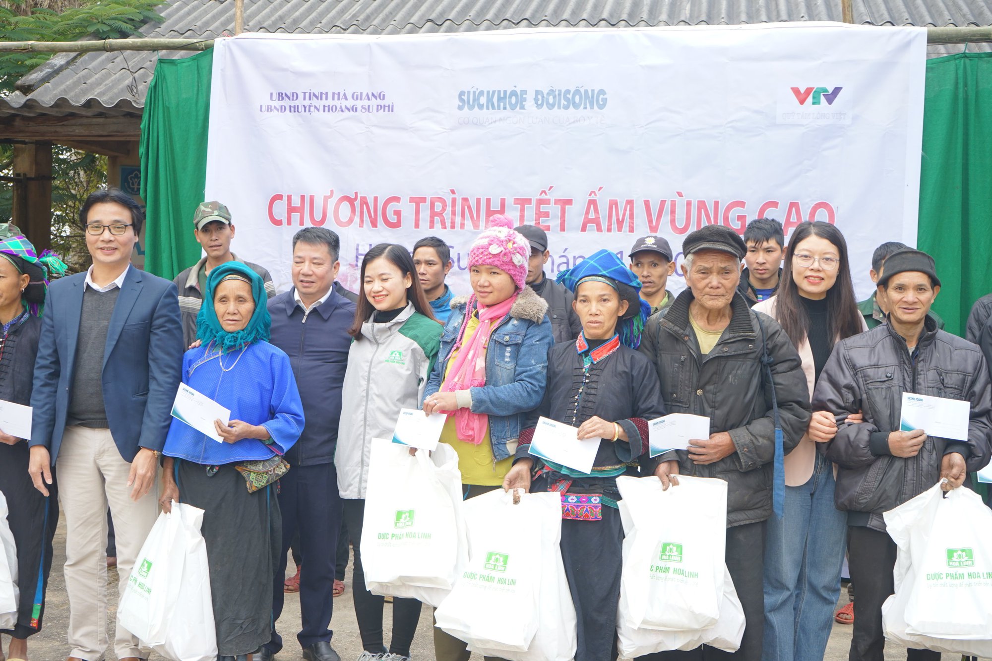 “Tết ấm vùng cao” lan tỏa tinh thần tương thân tương ái, sưởi ấm cho học sinh và đồng bào vùng cao - Ảnh 6.