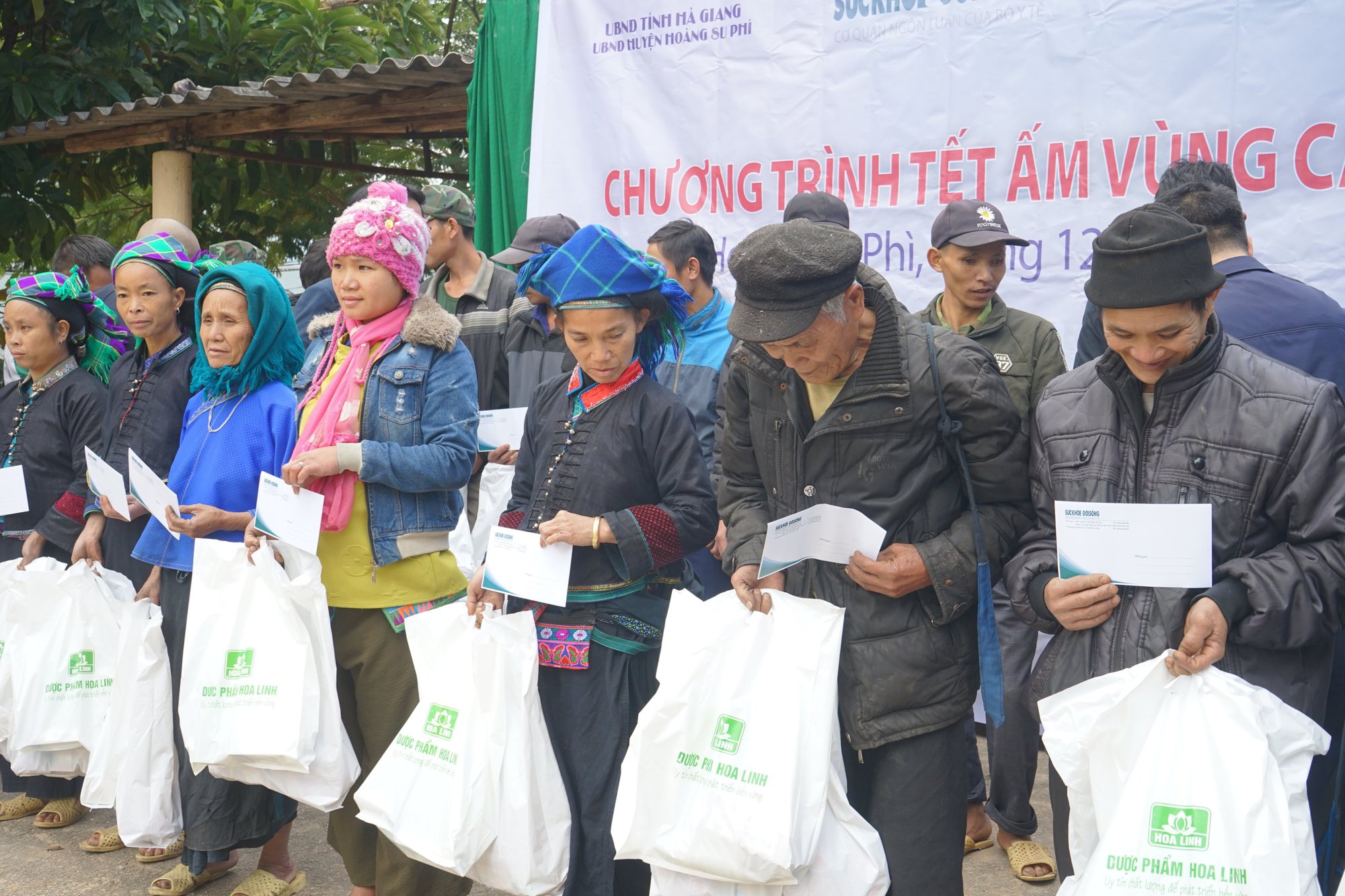 “Tết ấm vùng cao” lan tỏa tinh thần tương thân tương ái, sưởi ấm cho học sinh và đồng bào vùng cao - Ảnh 7.