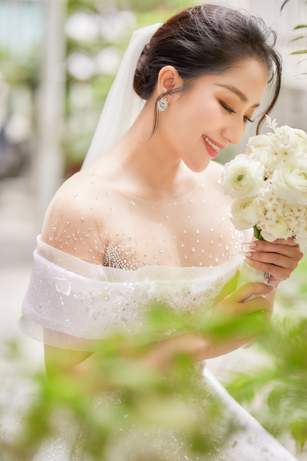 Đám cưới tại nhà thờ của Khánh Thi - Phan Hiển: Cô dâu bật khóc nói điều khiến ai cũng xót xa - Ảnh 10.