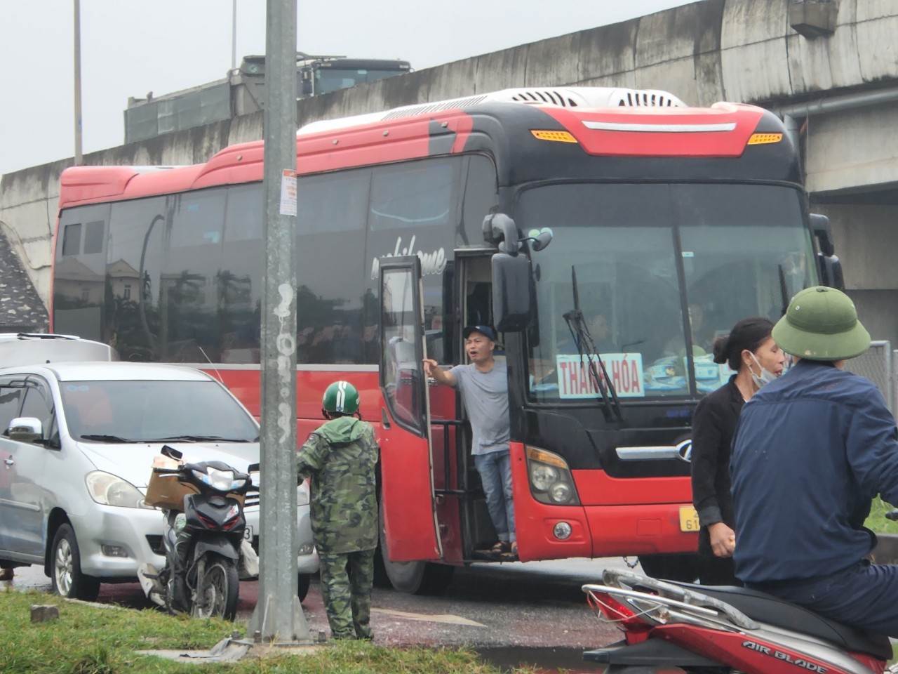 Xe khách ‘bỏ bến, chạy dù’ tái diễn dịp cuối năm - Ảnh 7.