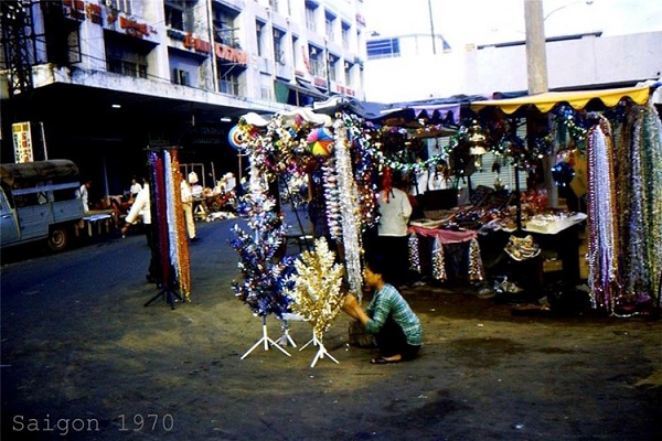 Ảnh xưa: Sài Gòn mùa Giáng Sinh trước năm 1975 - Ảnh 9.