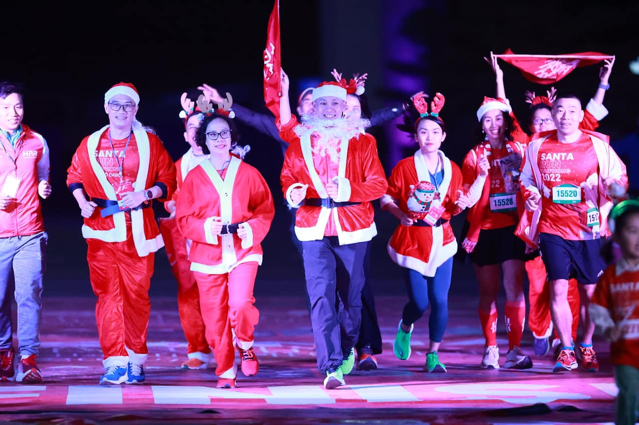 Hình ảnh người dân Hải Phòng xuống đường rèn luyện sức khỏe trong ngày hội Santa run - Ảnh 7.