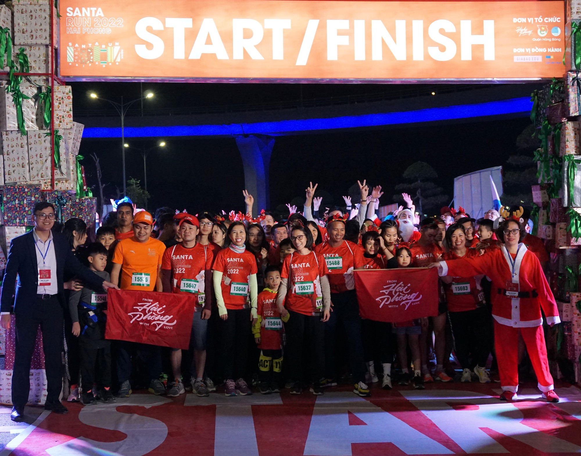 Hình ảnh người dân Hải Phòng xuống đường rèn luyện sức khỏe trong ngày hội Santa run - Ảnh 5.