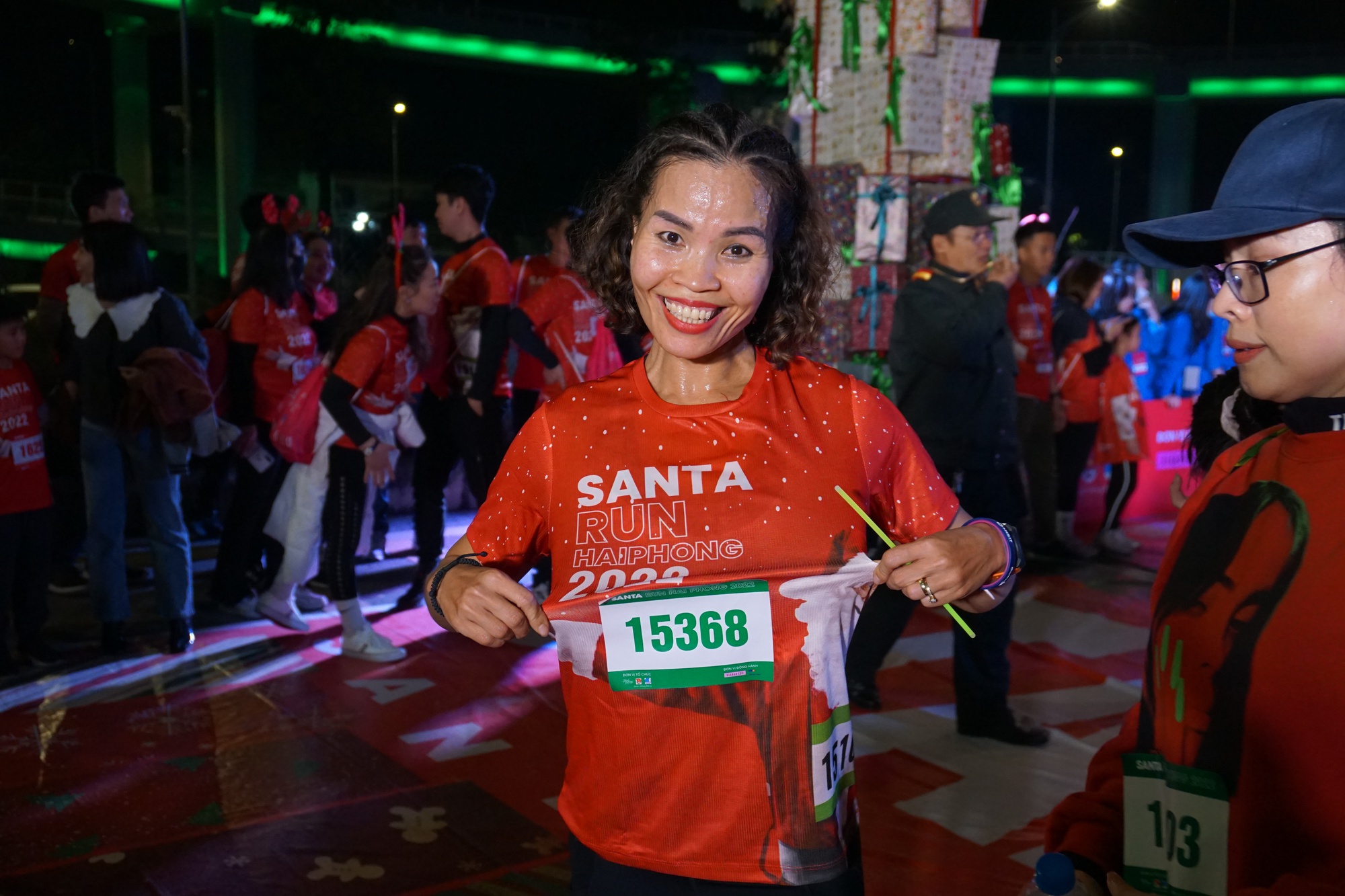 Hình ảnh người dân Hải Phòng xuống đường rèn luyện sức khỏe trong ngày hội Santa run - Ảnh 20.