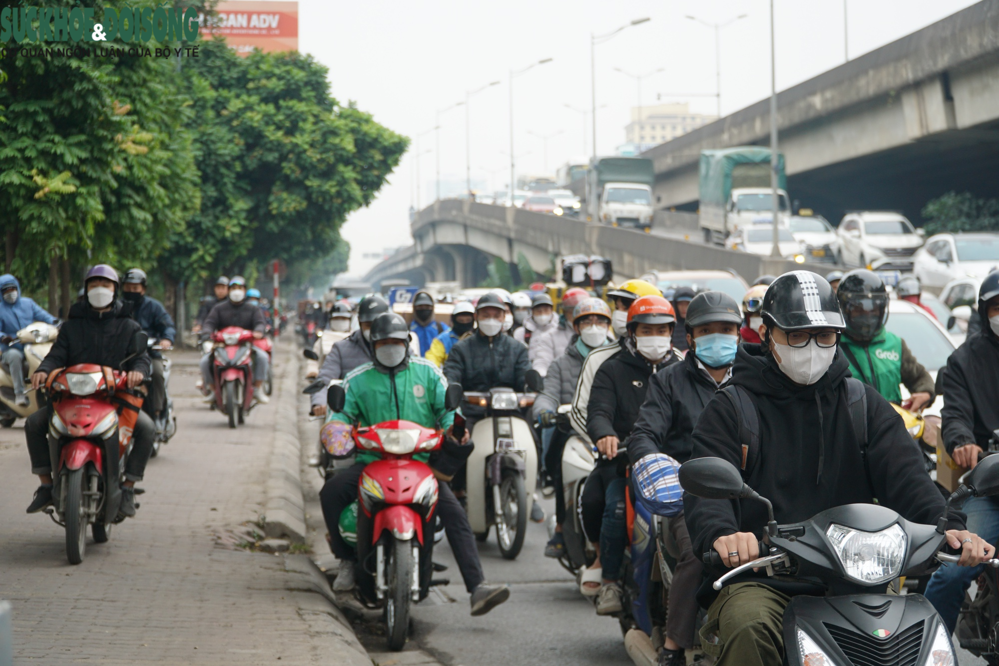 Người dân Thủ đô 'chật vật' về quê sớm - Ảnh 2.