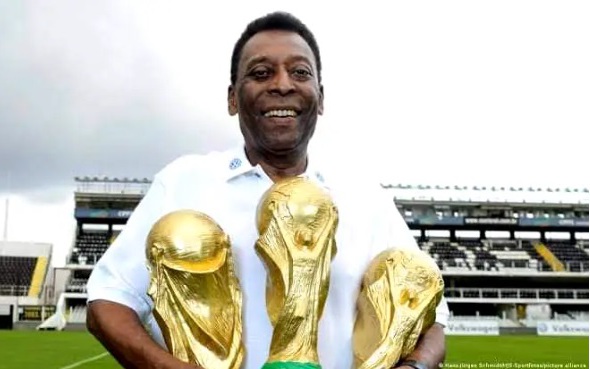 Thế giới tôn vinh và tiếc thương vị vua của "bóng đá đẹp" Pele