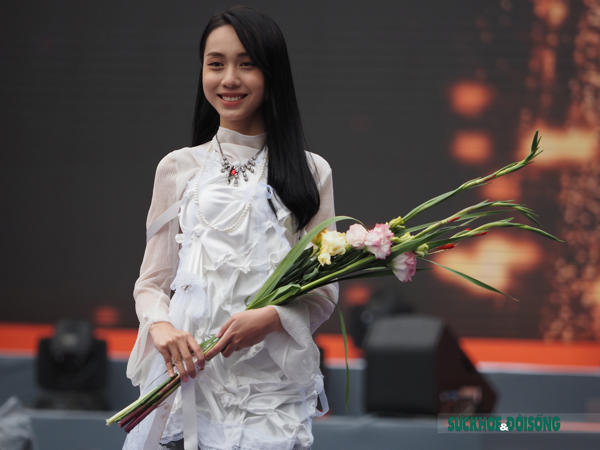 Giới trẻ Hà Nội nâng tầm áo dài, hội nhập quốc tế - Ảnh 13.