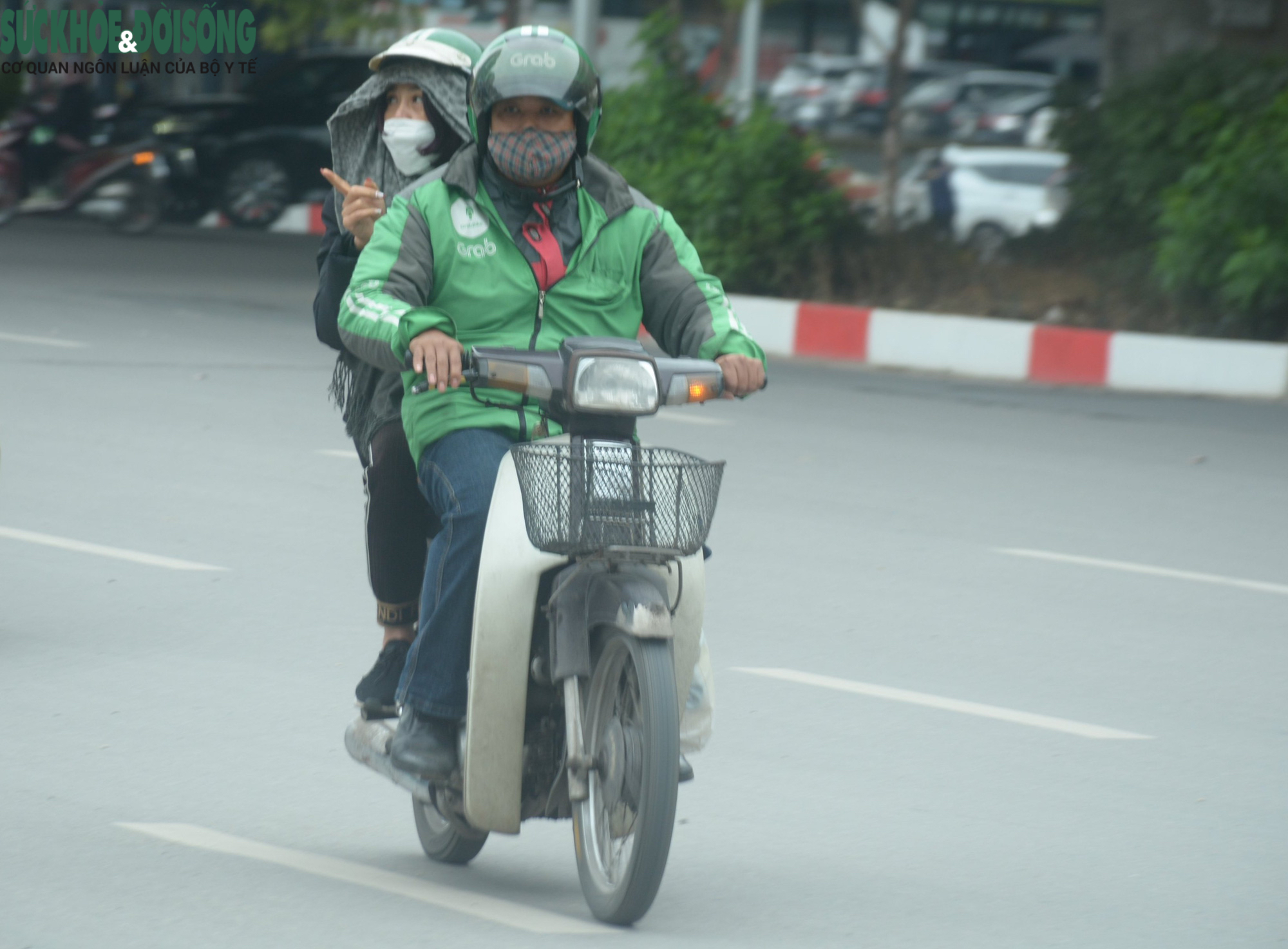 Xe ôm công nghệ ở Hà Nội nhộn nhịp trở lại sau nửa năm “ngồi chơi” - Ảnh 6.