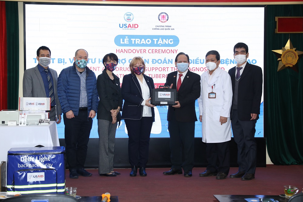 Hoa Kỳ trao tặng thiết bị và thuốc điều trị, giúp Việt Nam thu hẹp khoảng cách trong phát hiện và điều trị bệnh lao - Ảnh 4.