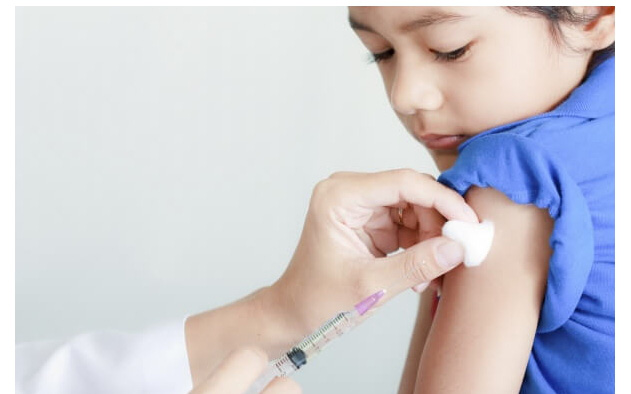 Tiêm vaccine phòng COVID-19 cho trẻ từ 5 - dưới 12 tuổi, cha mẹ cần chú ý gì về dinh dưỡng?