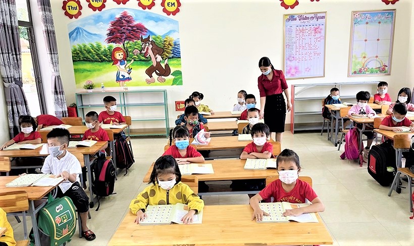 Hôm nay, hơn 17 triệu học sinh trên cả nước quay trở lại trường học trực tiếp - Ảnh 2. Hôm nay, hơn 17 triệu học sinh trên cả nước quay trở lại trường học trực tiếp - Ảnh 2.