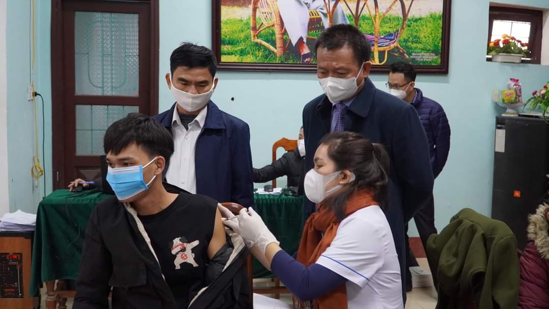 Quảng Bình ghi nhận số ca mắc 'khủng', đẩy mạnh chiến dịch tiêm chủng mùa Xuân - Ảnh 1.