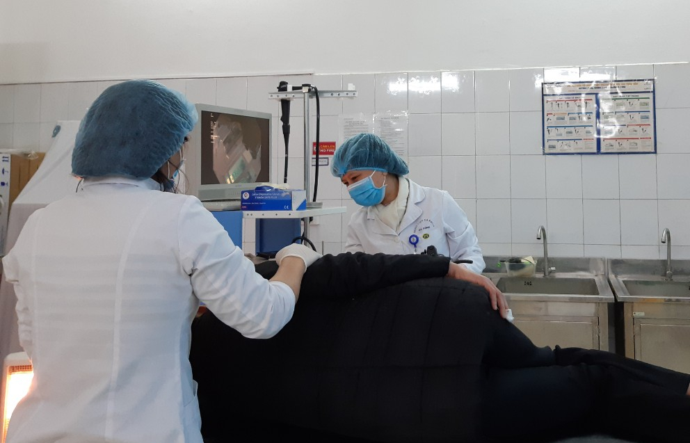 Uốn ván nguy kịch vì giẫm phải đinh mà không chịu đi khám - Ảnh 1. Uốn ván nguy kịch vì giẫm phải đinh mà không chịu đi khám - Ảnh 1.