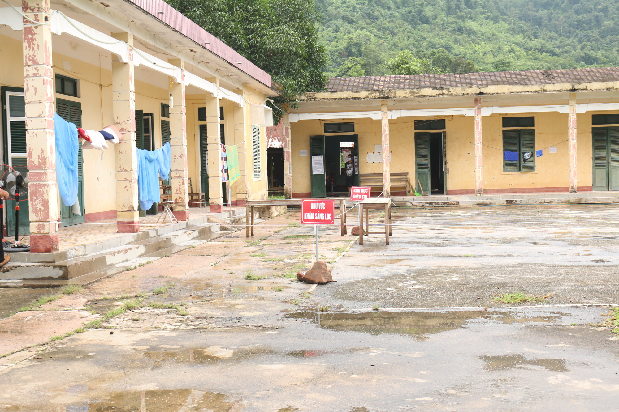 Bệnh nhân mắc COVID-19 ở Sơn La tăng cao đột biến dẫn đến quá tải cục bộ - Ảnh 3.