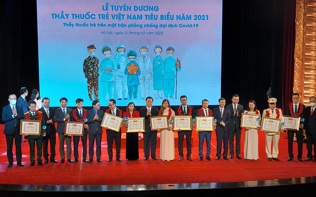 Vinh danh 10 thầy thuốc trẻ Việt Nam tiêu biểu năm 2021