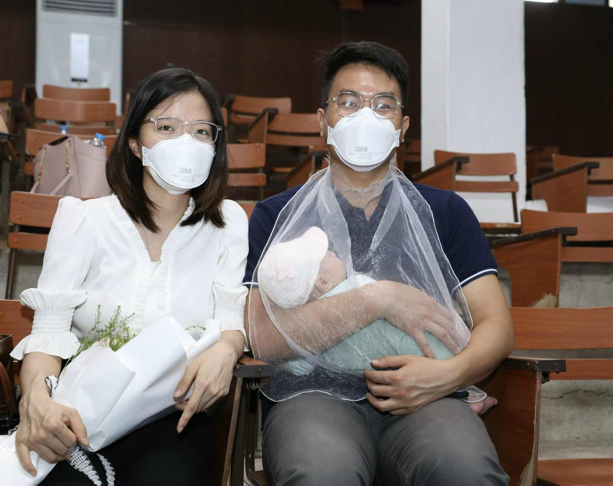 Ngân hàng sữa mẹ đầu tiên tại Hà Nội: Mang lại cơ hội sống cho trẻ sơ sinh bệnh nặng - Ảnh 2.