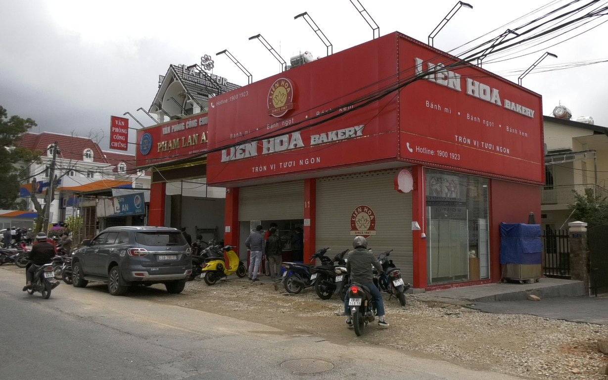 Đề nghị phạt 102 triệu đồng cơ sở "bánh mì Liên Hoa" gây ngộ độc hàng loạt