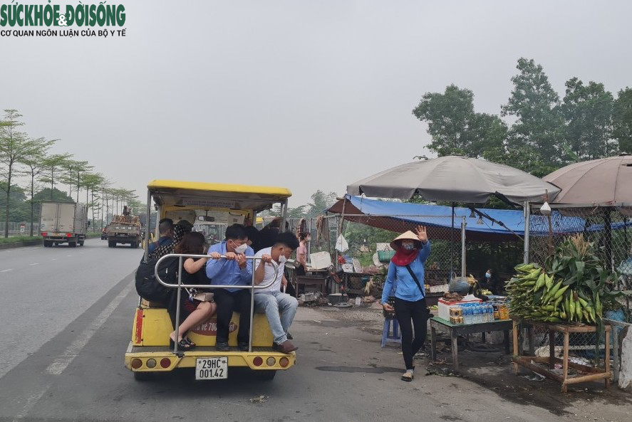 Ô tô điện ở sân bay Nội Bài chạy sai tuyến, “chặt chém” hành khách gấp 7 lần giá vé - Ảnh 2.