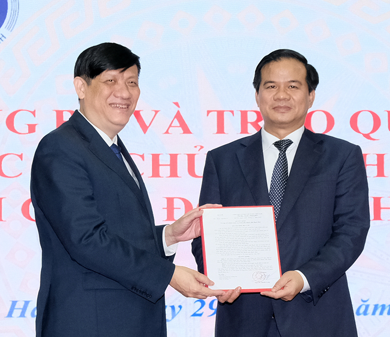 Bộ Y tế bổ nhiệm PGS.TS Đào Xuân Cơ giữ chức giám đốc Bệnh viện Bạch Mai - Ảnh 3.