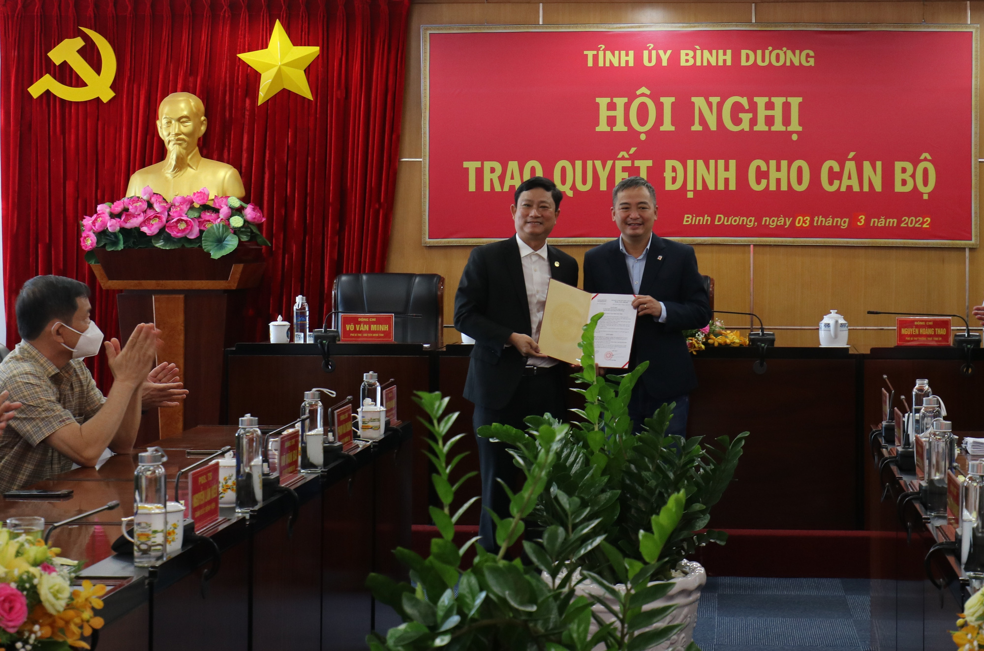 PGS.TS.BS. Nguyễn Lân Hiếu: Khát vọng đưa Y tế Bình Dương trở thành trung tâm của vùng Đông Nam Bộ - Ảnh 1.