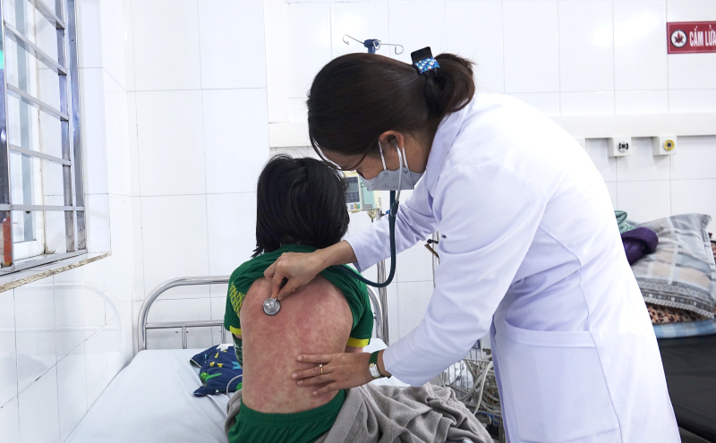Hai cháu bé ở Quảng Ninh mắc hội chứng COVID-19 hiếm gặp - Ảnh 2.