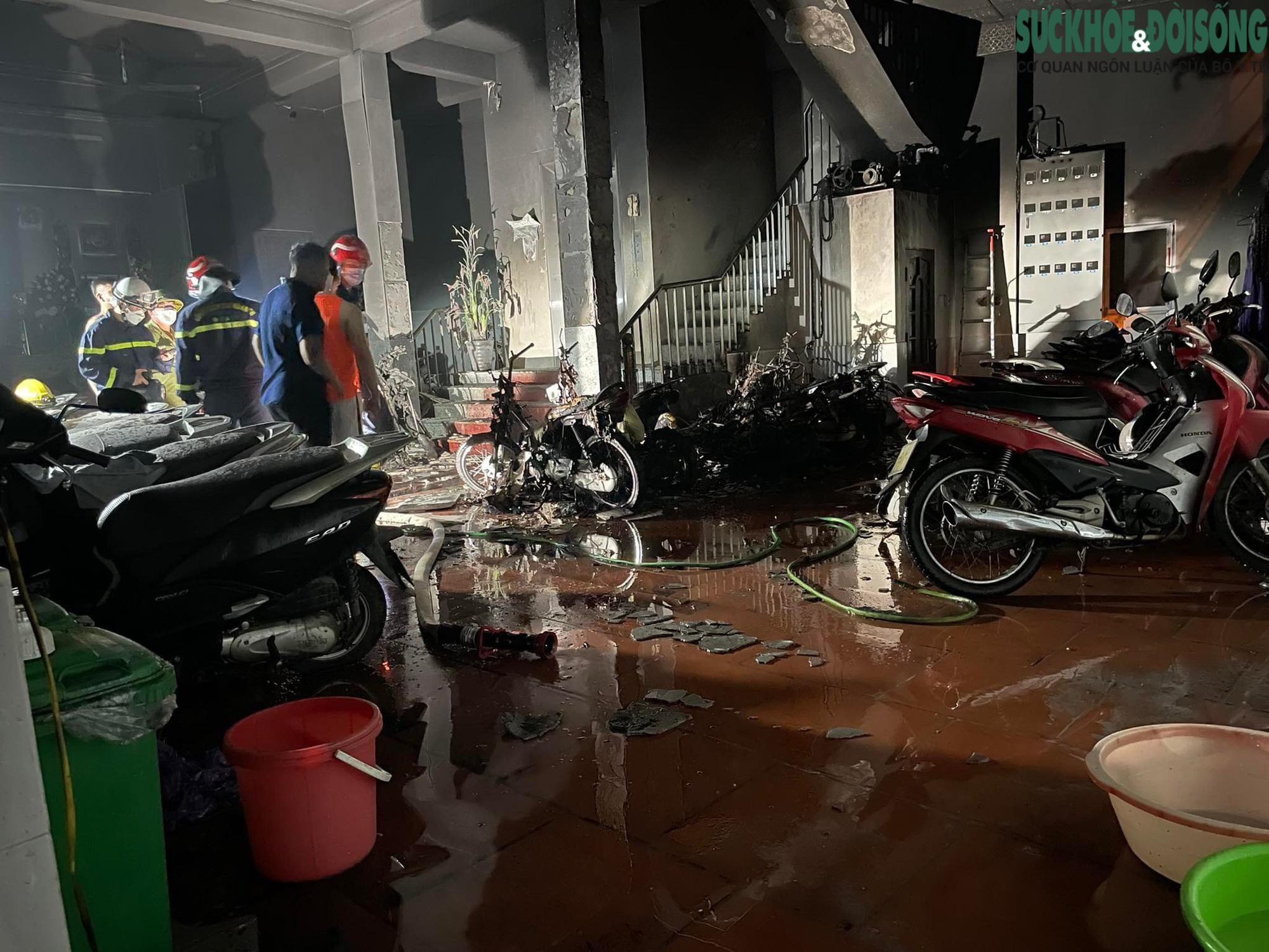 Hà Nội: Cháy lớn ở nhà trọ, 1 người tử vong, 5 người phải cấp cứu - Ảnh 4.