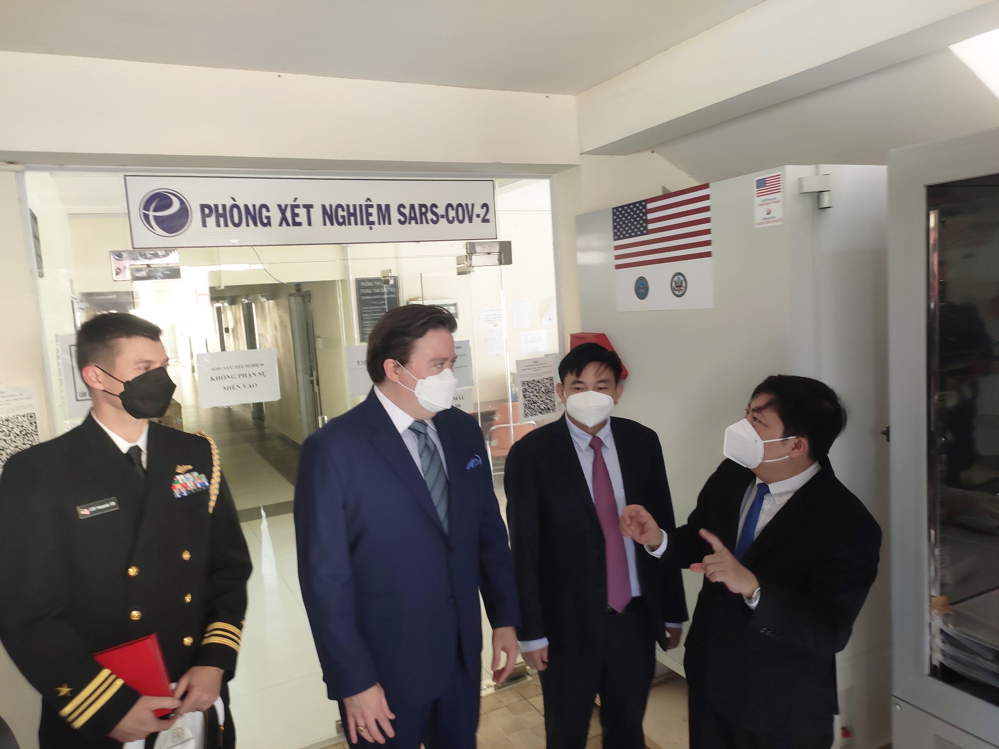 Hoa Kỳ trao tặng 34 tủ âm sâu bảo quản vaccine phòng COVID-19 cho Việt Nam - Ảnh 3. Hoa Kỳ trao tặng 34 tủ âm sâu bảo quản vaccine phòng COVID-19 cho Việt Nam - Ảnh 3.