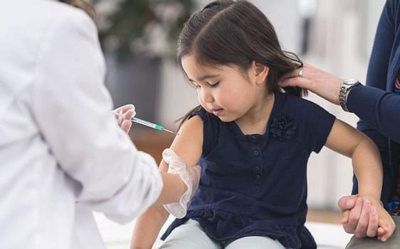 Các tác dụng phụ có thể gặp khi tiêm vaccine COVID-19 cho trẻ em 