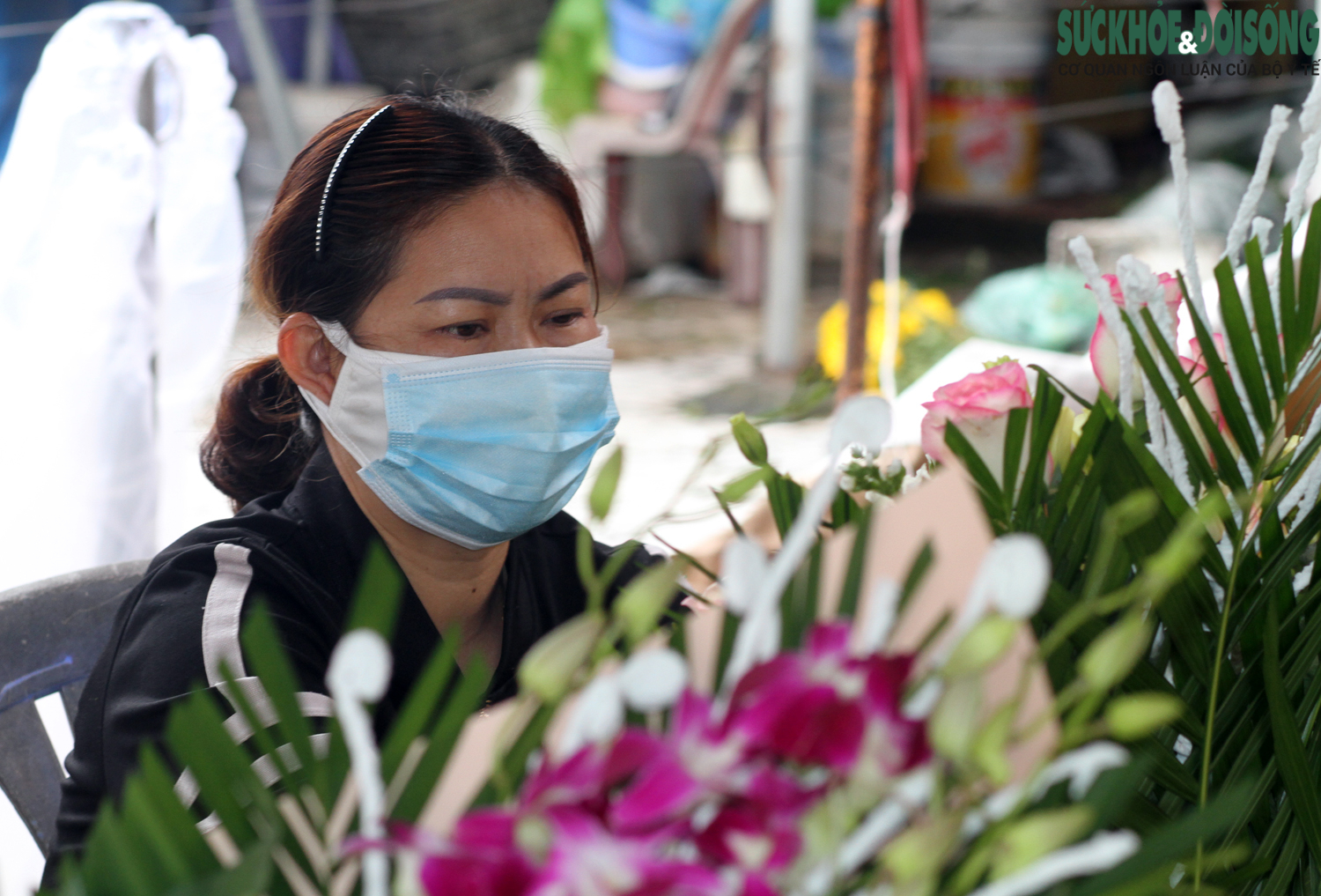 Tiểu thương bán hoa ở Hà Nội 'sốc' vì lượng tiêu thụ giảm chưa từng có dịp 8/3 - Ảnh 7.