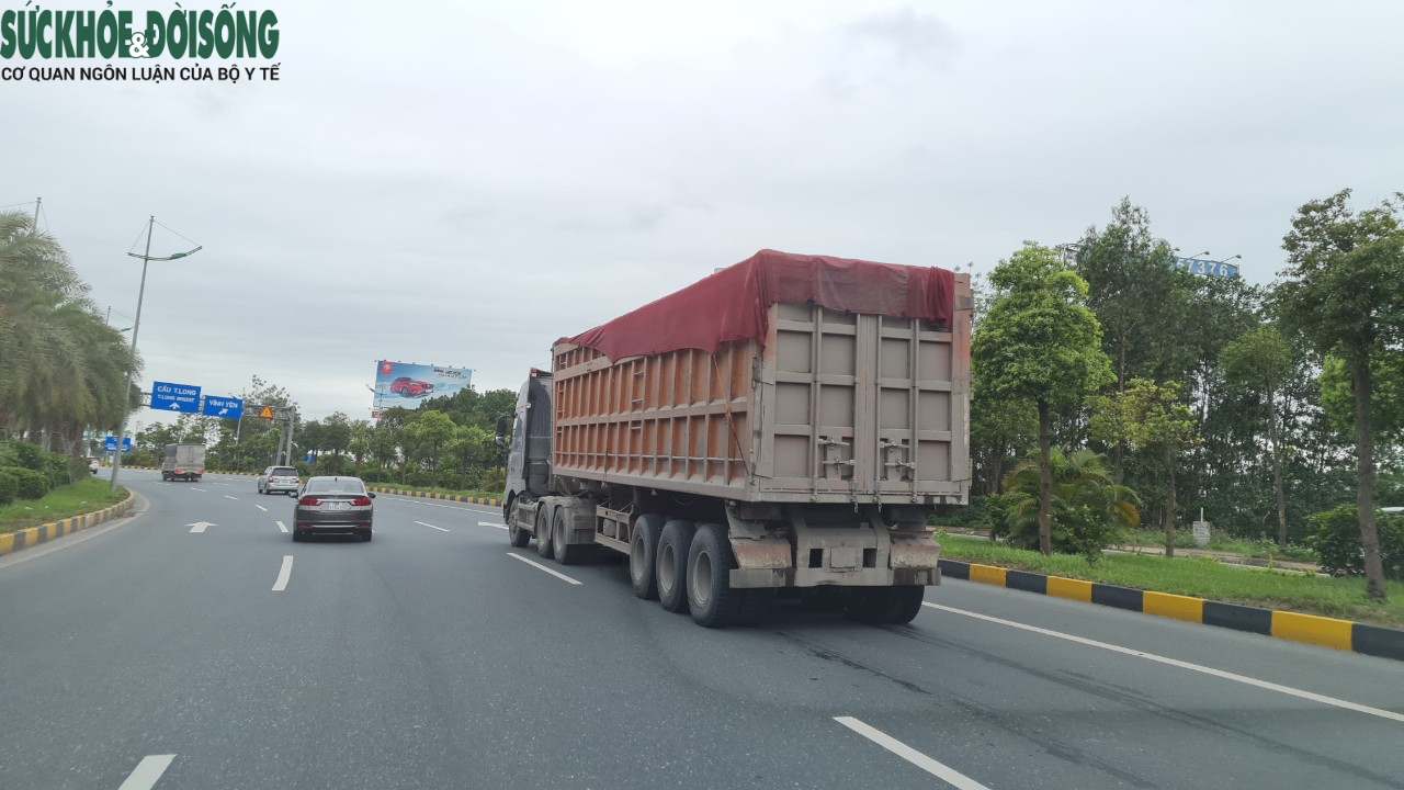 ‘Né’ trạm cân cầu Thăng Long, xe quá tải ‘trẩy hội’ trên cầu Nhật Tân - Ảnh 7.