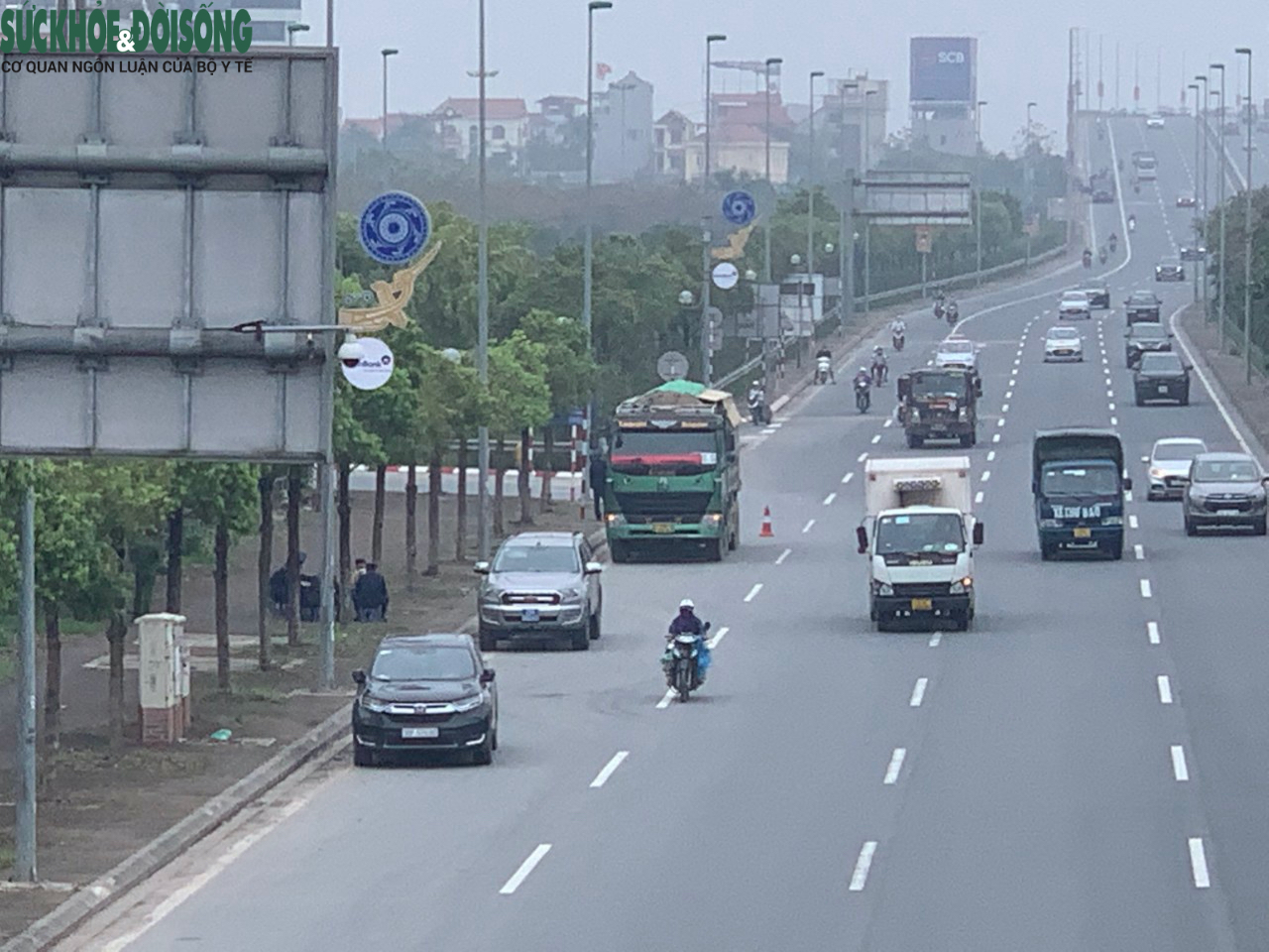 ‘Né’ trạm cân cầu Thăng Long, xe quá tải ‘trẩy hội’ trên cầu Nhật Tân - Ảnh 4.