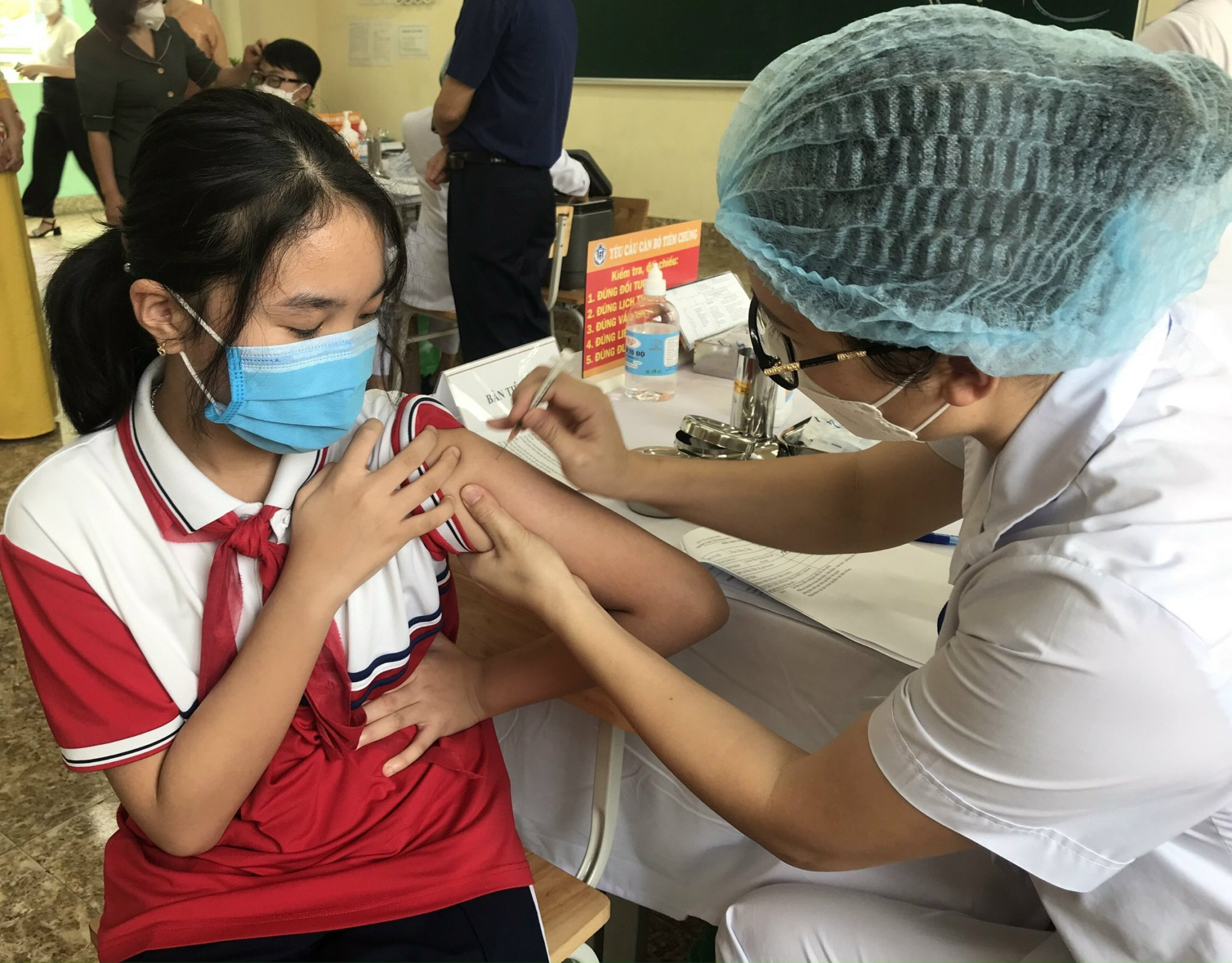 Chiều 14/4: Chính phủ đồng ý nhận viện trợ vaccine phòng COVID-19 để tiêm cho trẻ từ 5 - dưới 12 tuổi - Ảnh 1.