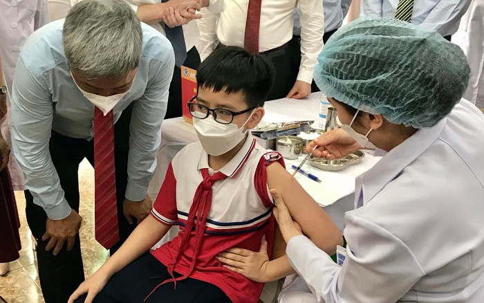 Gần 200 trẻ từ 5 - dưới 12 tuổi đầu tiên ở Việt Nam tiêm vaccine phòng COVID-19