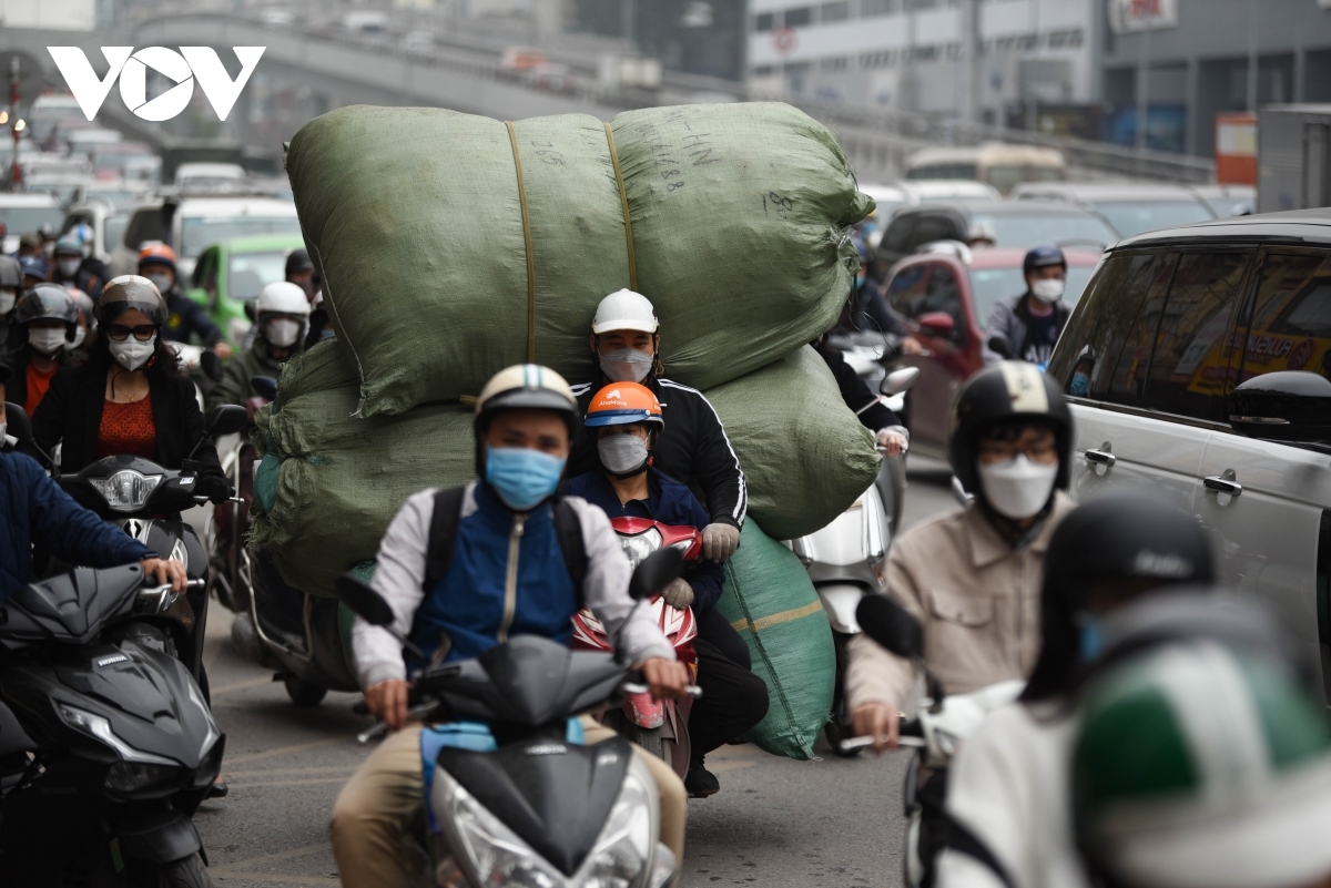 'Đặc sản' tắc đường ở Hà Nội thường xuyên hơn trong thời gian gần đây - Ảnh 3.
