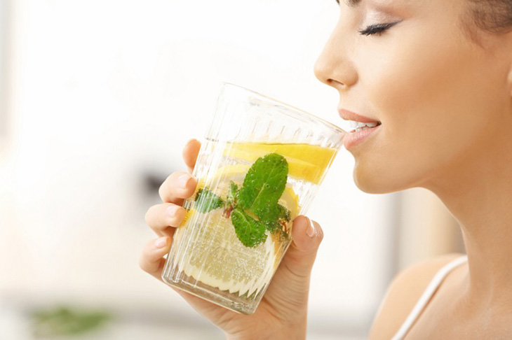 Uống nước chanh đúng cách sẽ có 4 lợi ích sức khỏe