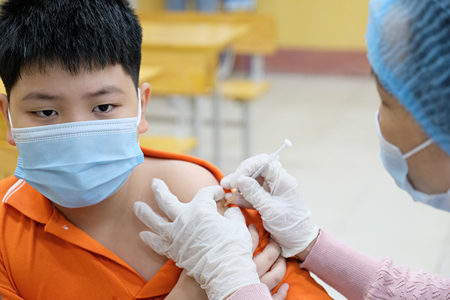 Chỉ còn 38 ngày: Bộ Y tế nêu tên hàng loạt tỉnh vẫn tiêm chậm vaccine COVID-19 cho trẻ từ 5 - dưới 12 tuổi - Ảnh 1.