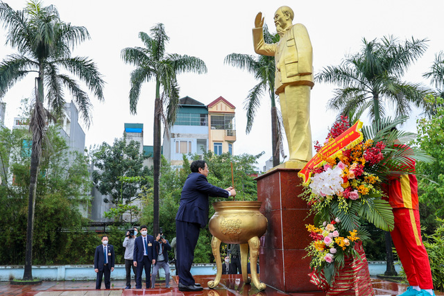 Thủ tướng: Thi đấu hết mình với quyết tâm cao nhất vì 'màu cờ sắc áo' tại SEA Games 31 - Ảnh 2.