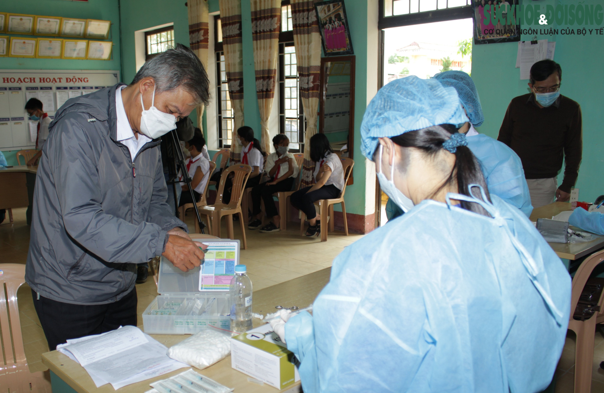 Trẻ 5 - dưới 12 tuổi ở vùng cao Thừa Thiên Huế được tiêm vaccine phòng COVID-19 - Ảnh 9.