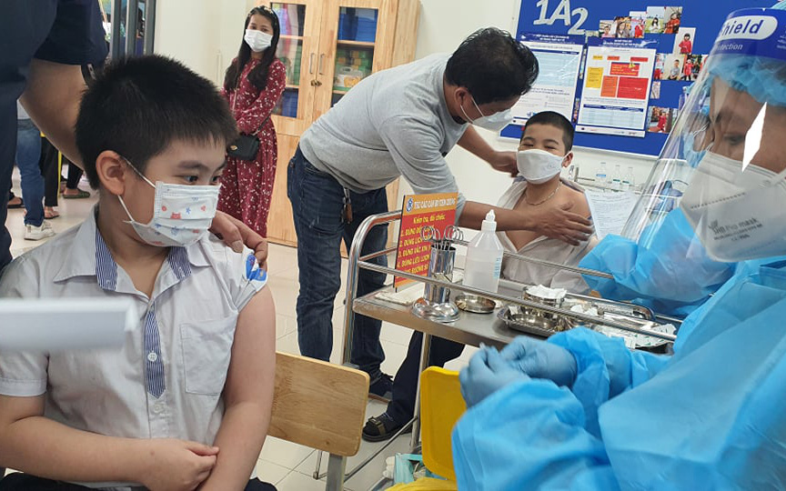 Hà Nội phát hiện hơn 1.000 ca COVID-19 mới, đã nhận 176.700 liều vaccine Moderna để tiêm cho trẻ từ 5 - dưới 12 tuổi