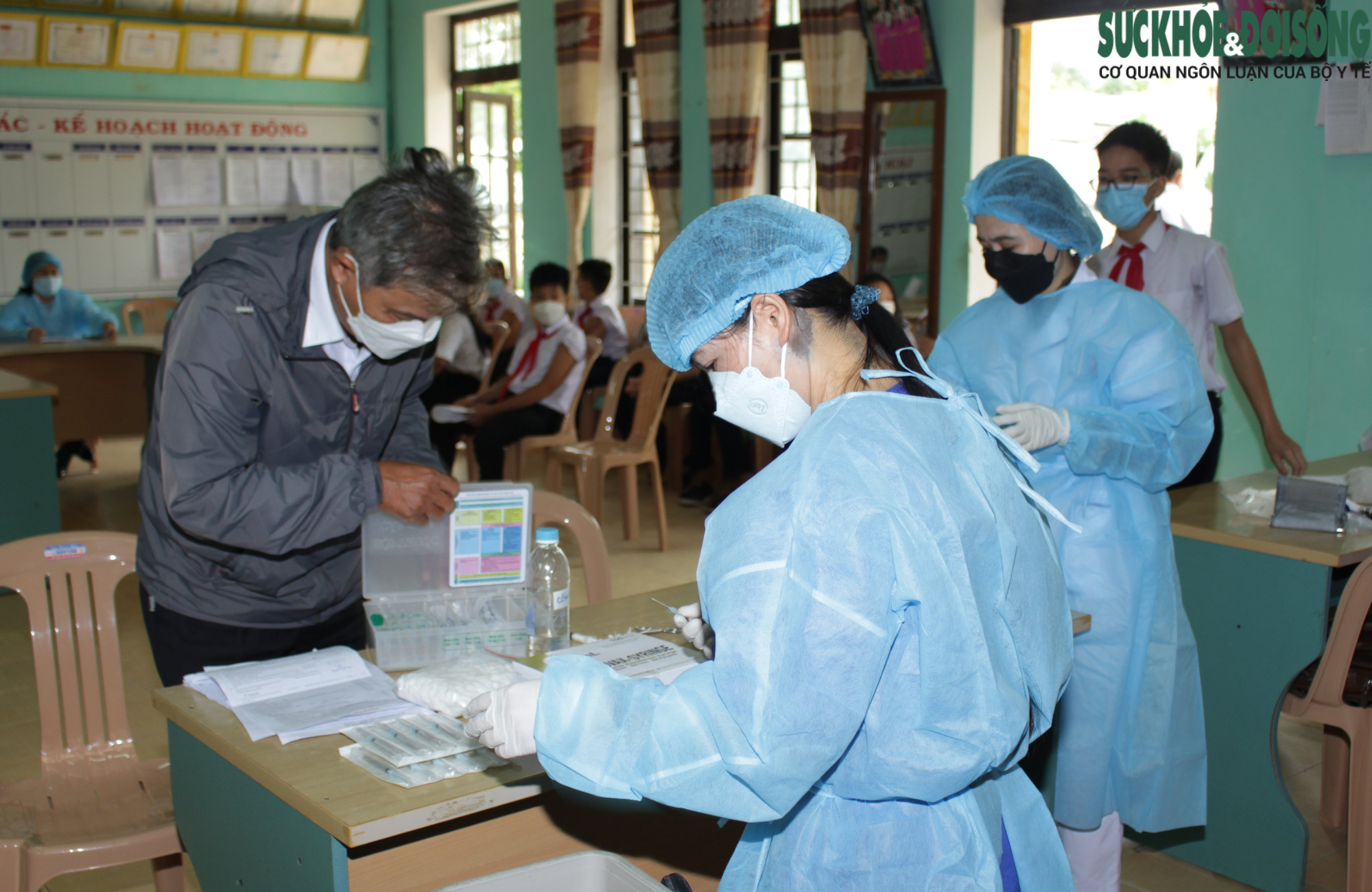 Trẻ 5 - dưới 12 tuổi ở vùng cao Thừa Thiên Huế được tiêm vaccine phòng COVID-19 - Ảnh 4.