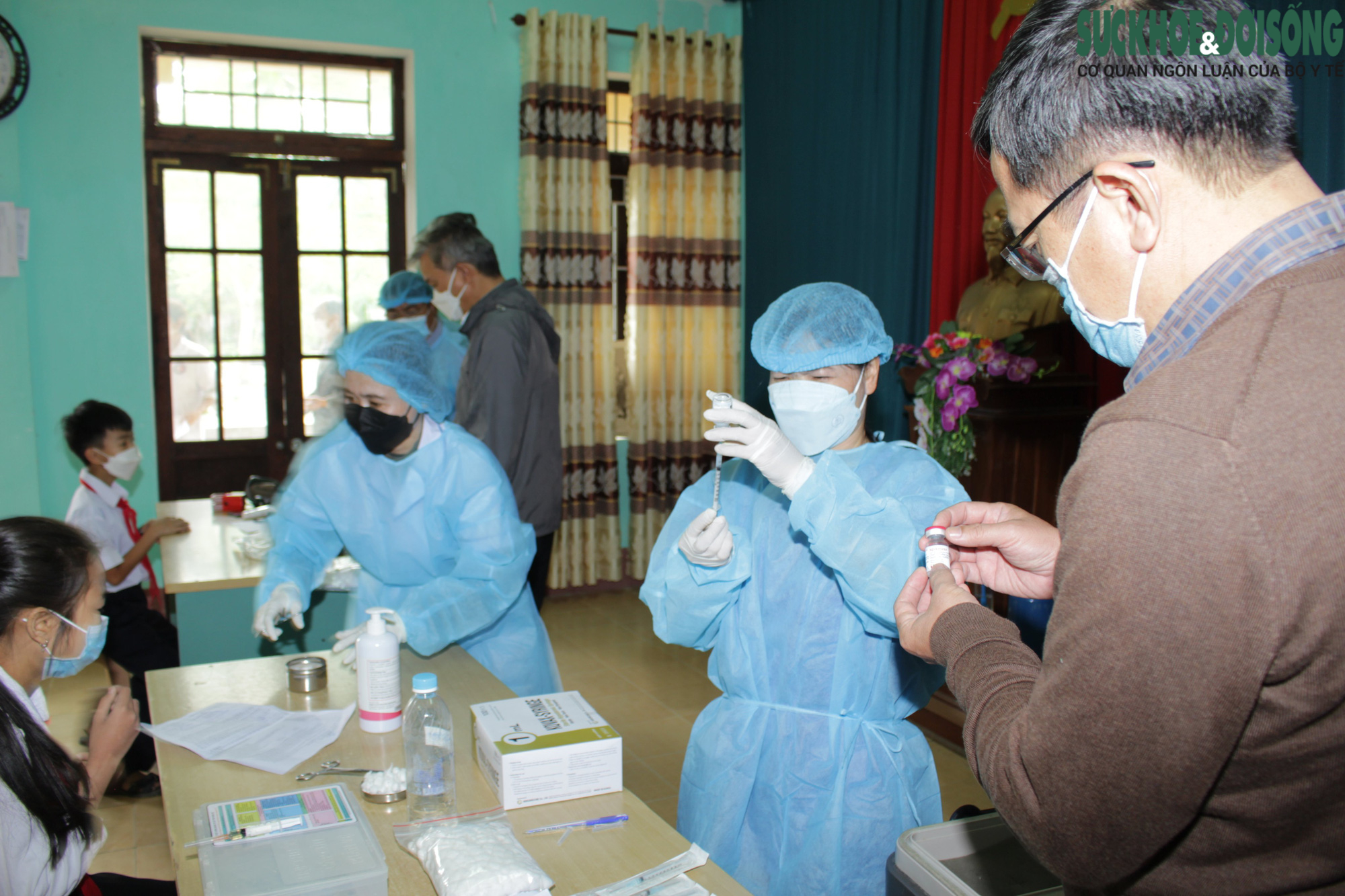 Trẻ 5 - dưới 12 tuổi ở vùng cao Thừa Thiên Huế được tiêm vaccine phòng COVID-19 - Ảnh 5.