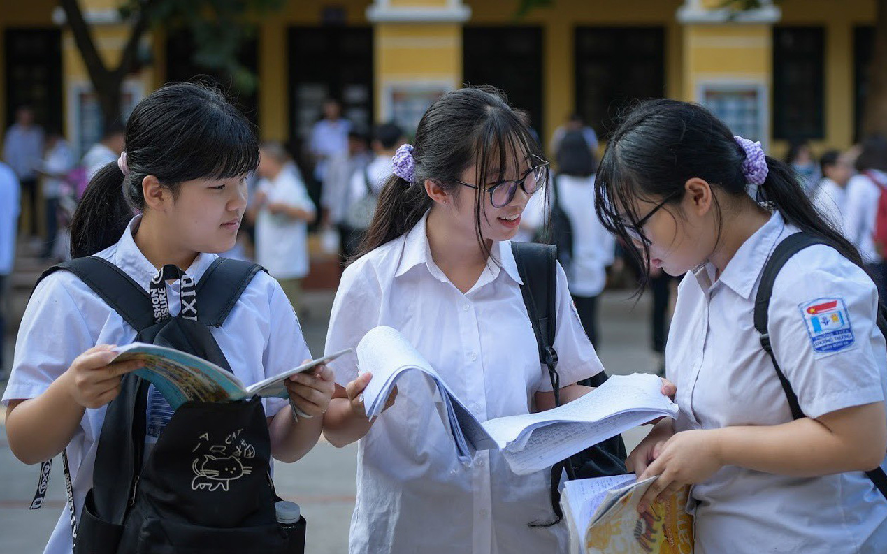 Vận động học sinh kém chuyển trường hoặc không thi vào 10 là hành vi tàn nhẫn