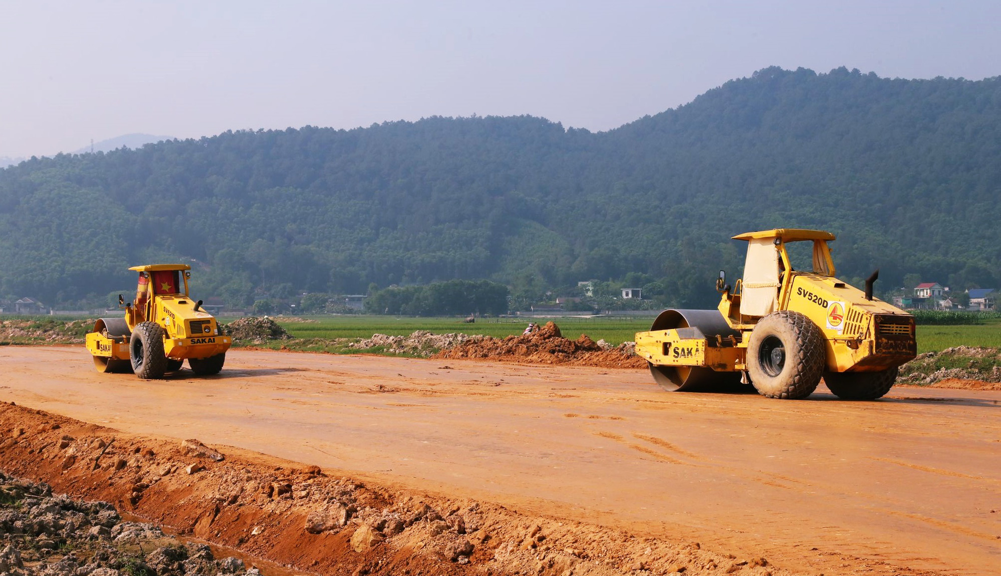 Nghệ An: Gấp rút giải quyết vướng mắc bàn giao mặt bằng tuyến cao tốc Bắc – Nam     - Ảnh 3.